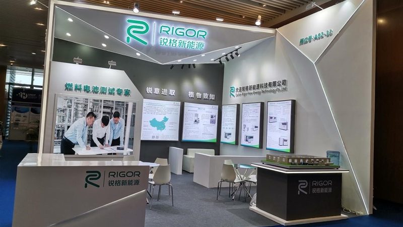 家庭光伏发电系统，一平米成本几何？**
